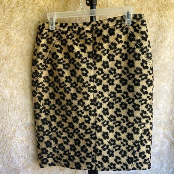 Ann Taylor Skirt 22” long 💕 - Picture 1 of 5